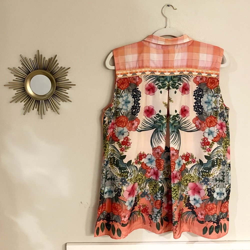 EUC Johnny Was Workshop Sleeveless Orange Pink Button Down Top with Silk Back